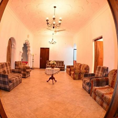 Suisse Villa แคนดี้ ภายนอก รูปภาพ