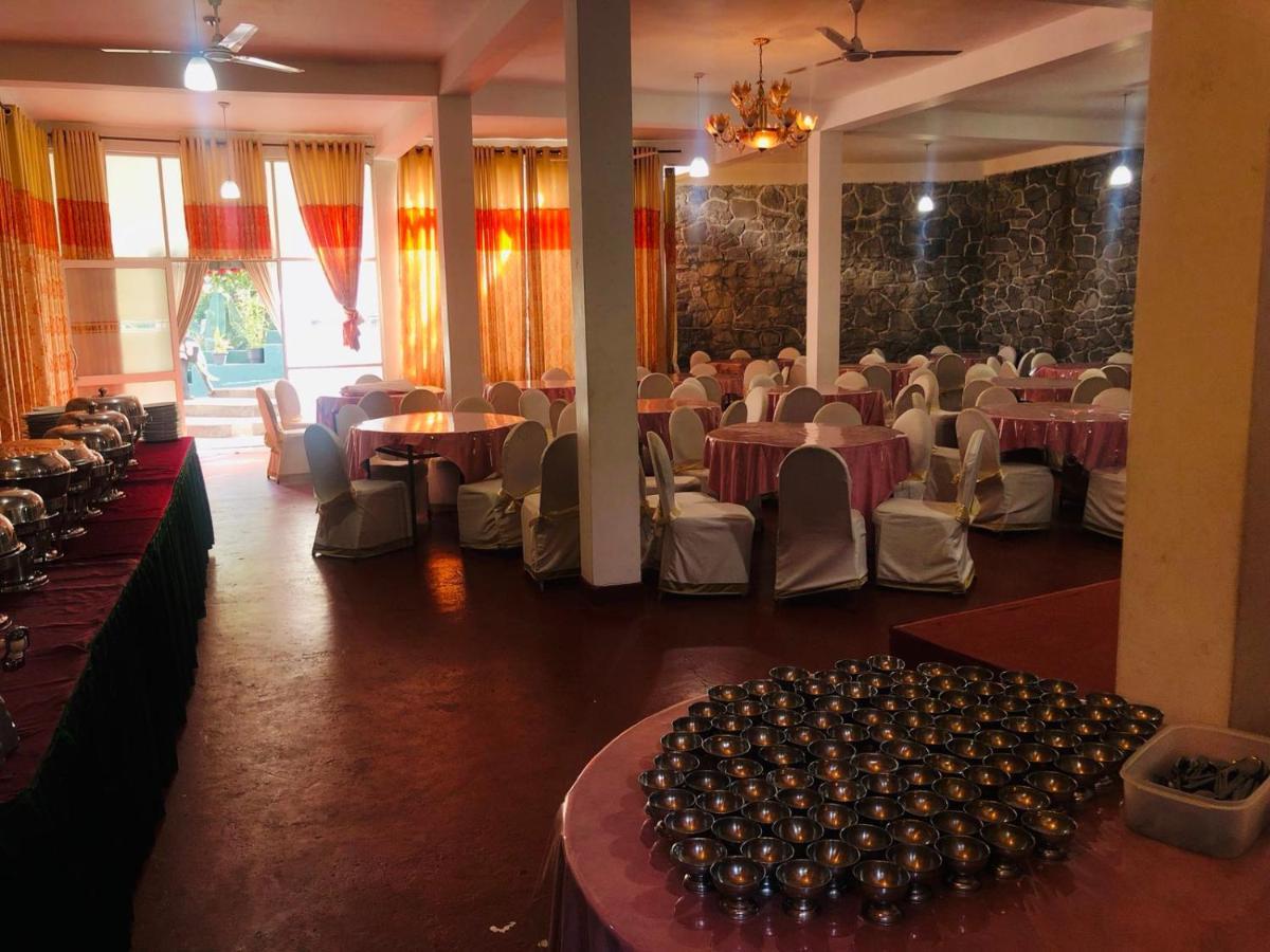 Suisse Villa แคนดี้ ภายนอก รูปภาพ